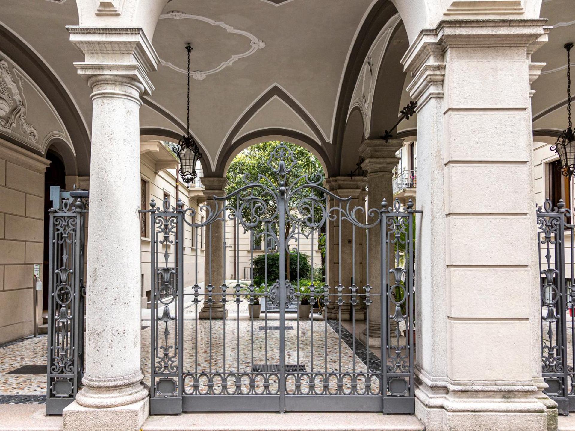 Luxury Sant'Ambrogio Apartment Milano Eksteriør billede